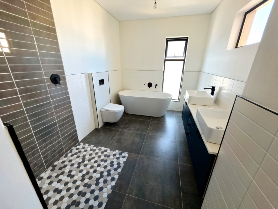 4 Bedroom Property for Sale in Sandown Western Cape